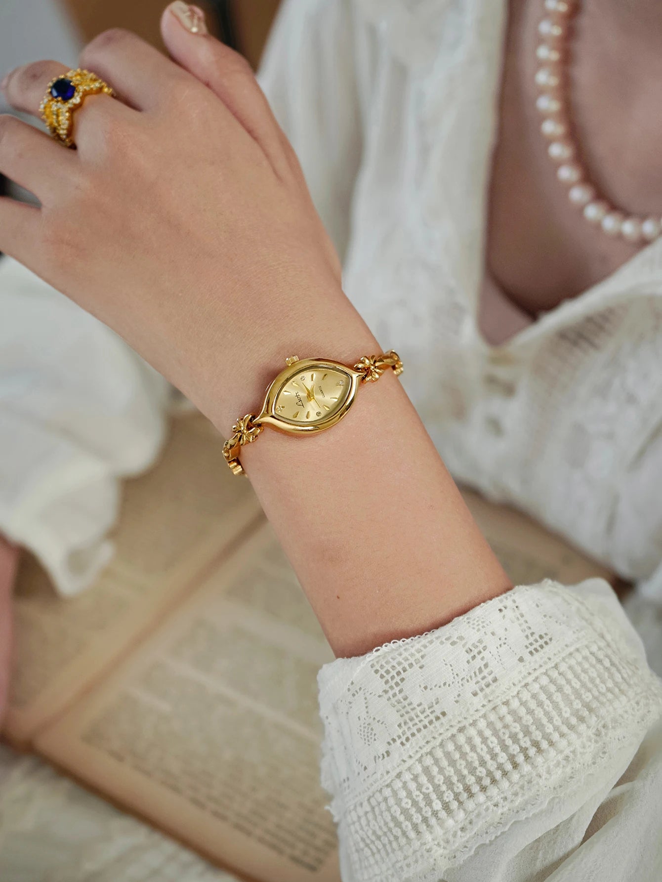 Mirabelle Flower-Link Watch