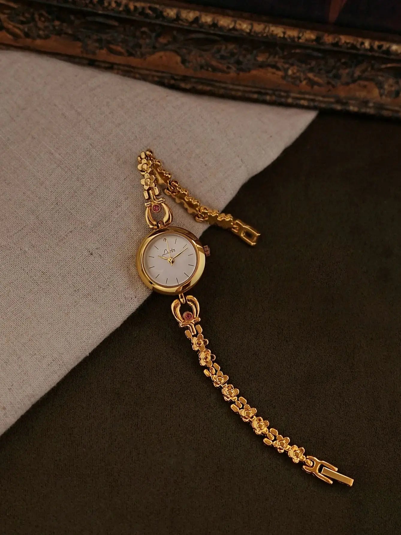 Florette Carved-Link Watch